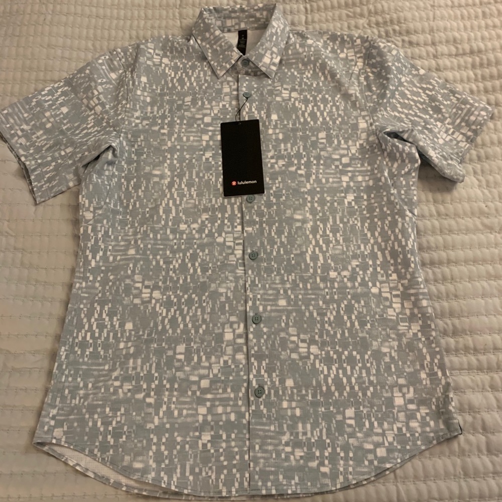 Men’s Lululemon Airing Easy SS Shirt Size M